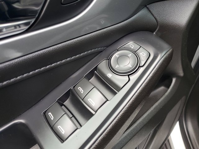 Used 2022 Chevrolet Traverse LT image 18