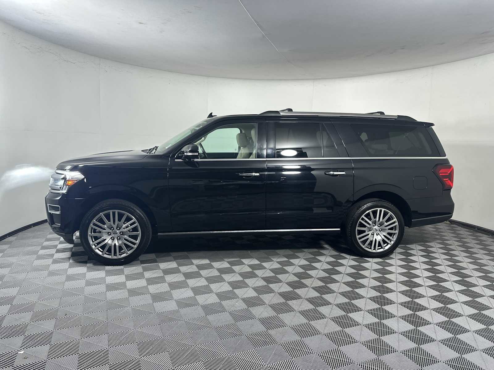 Certified 2023 Ford Expedition Max Limited image 2