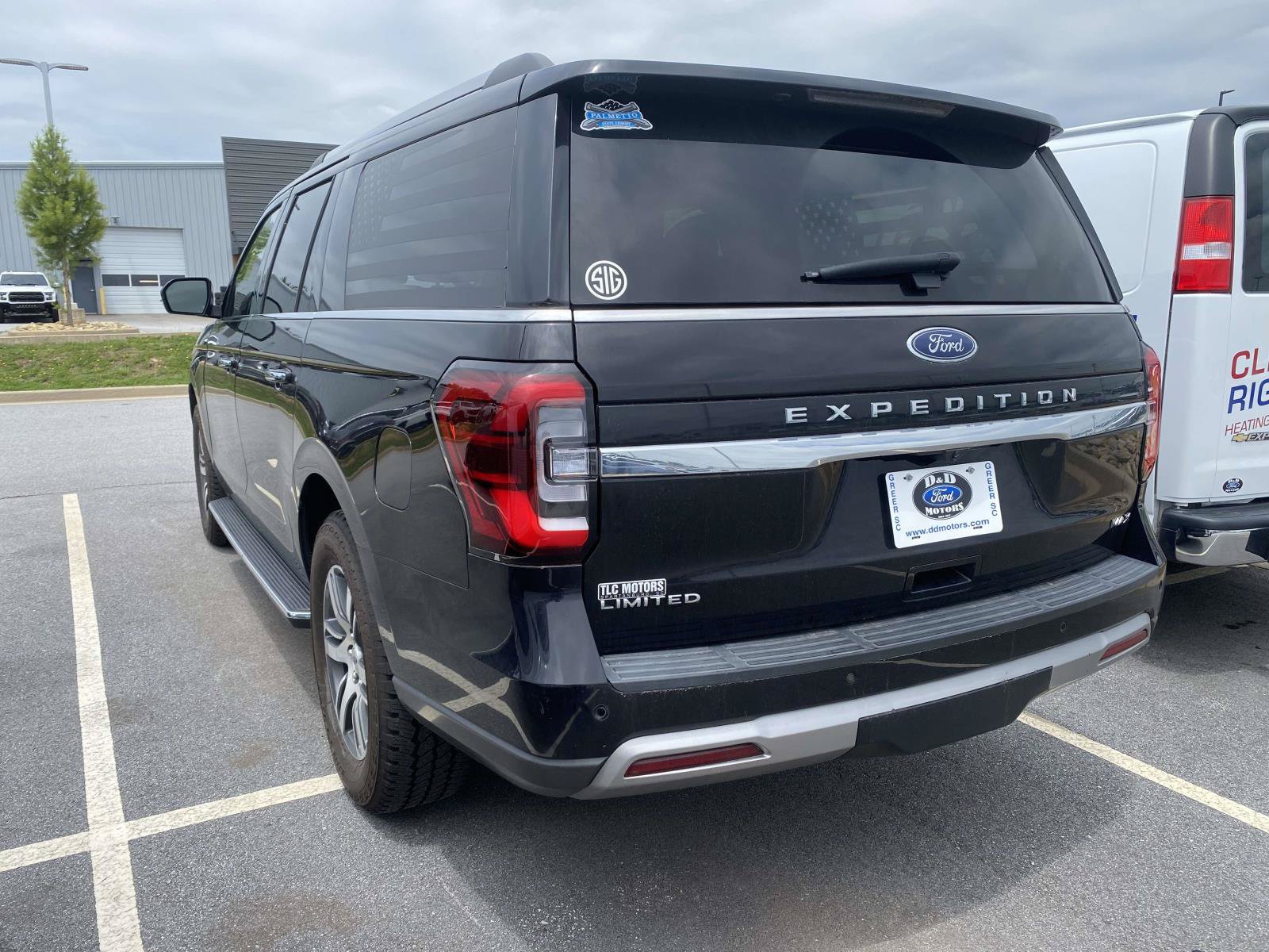 Certified 2022 Ford Expedition Max Limited RWD image 5