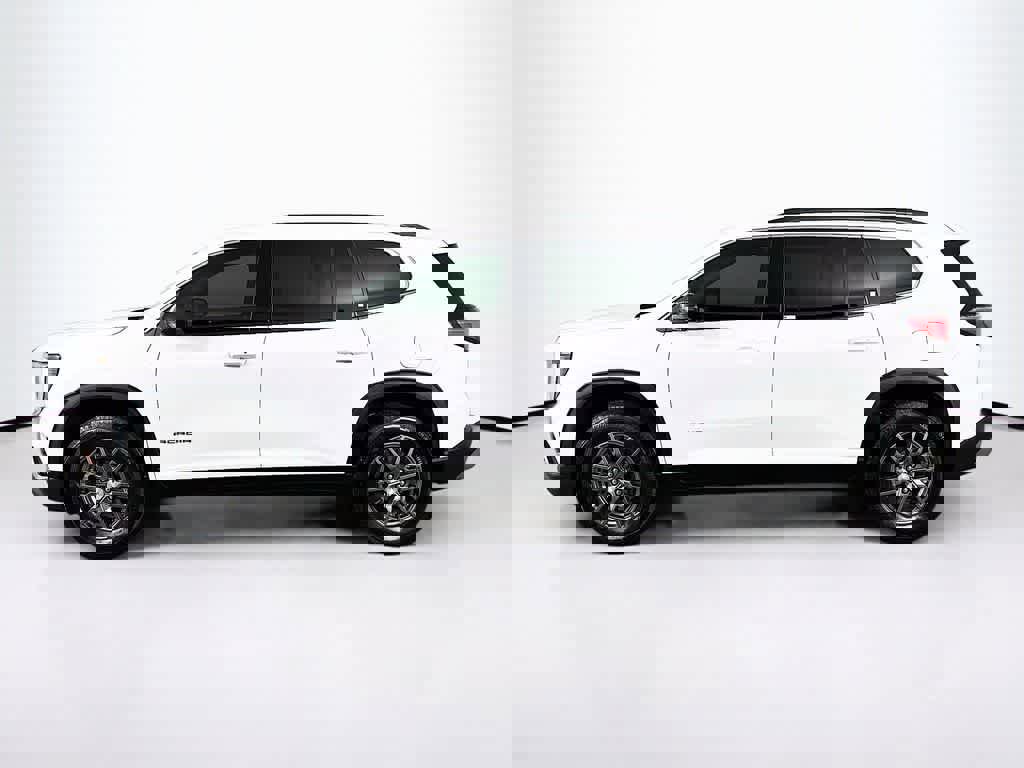 Used 2025 GMC Acadia Elevation image 2