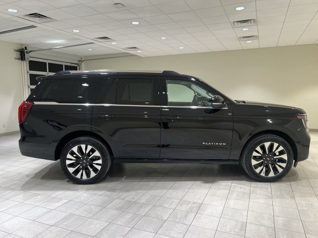 Certified 2025 Ford Expedition Platinum w/ Driver's Package AWD/4WD image 6