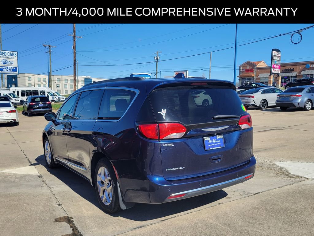 Used 2017 Chrysler Pacifica Touring-L image 4