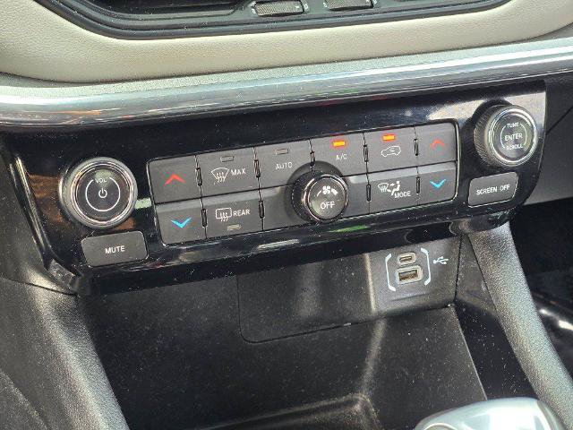 Used 2024 Jeep Compass Limited AWD/4WD image 27