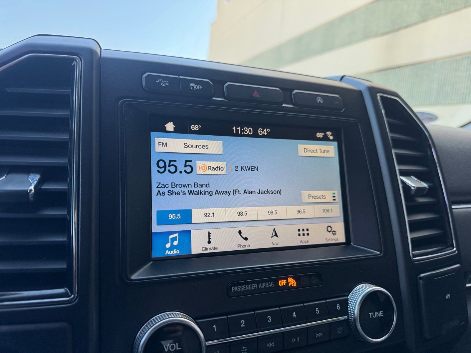 Certified 2018 Ford Expedition Limited image 27