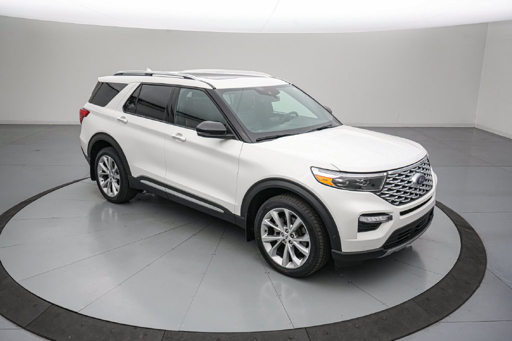 Certified 2021 Ford Explorer Platinum w/ Equipment Group 601A AWD/4WD image 2