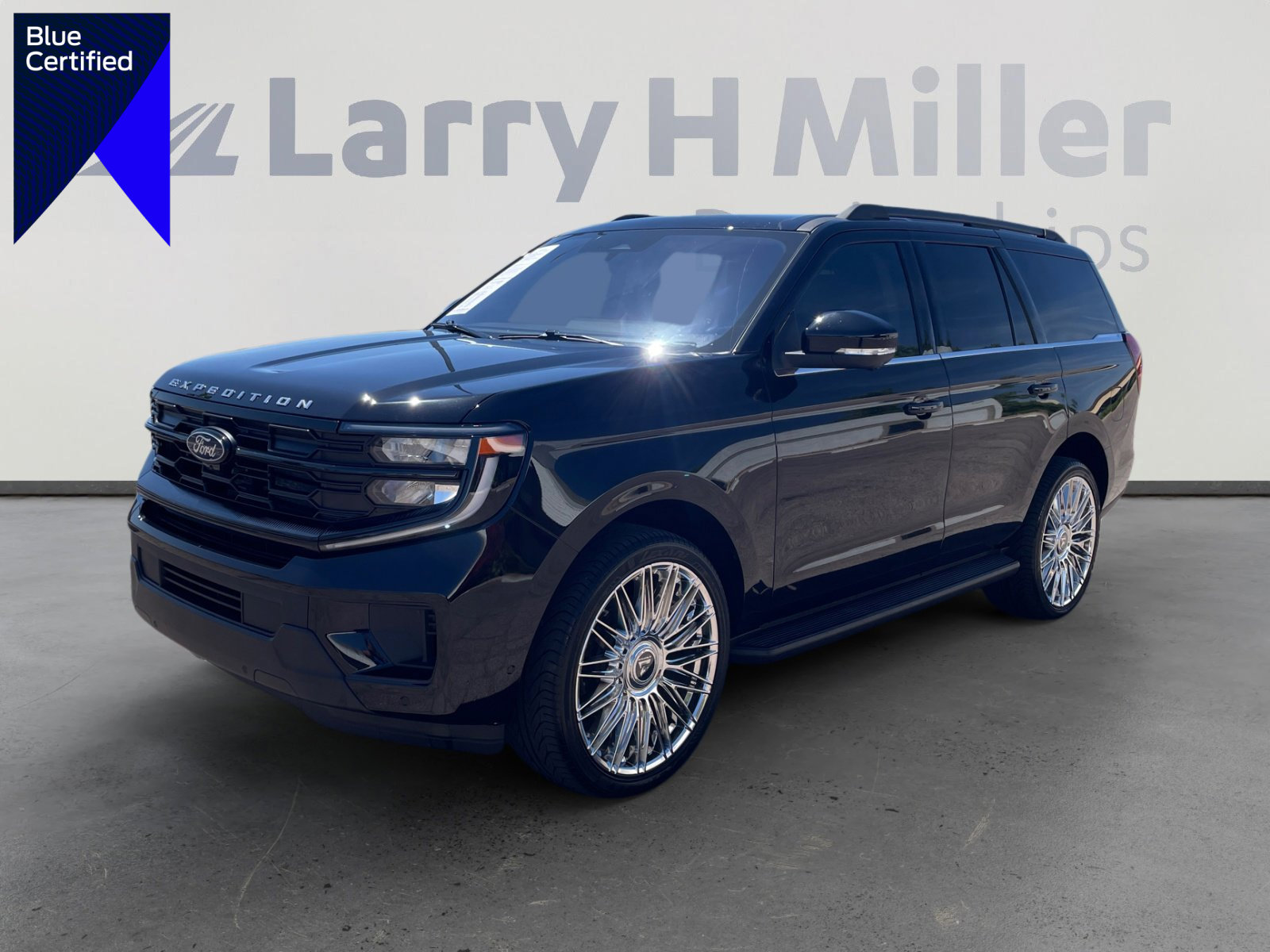 Certified 2025 Ford Expedition Active RWD image 1