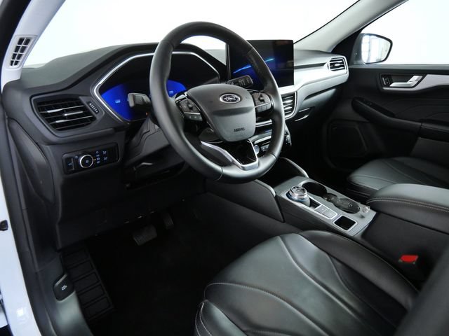Certified 2025 Ford Escape Platinum w/ Premium Technology Package AWD/4WD image 16