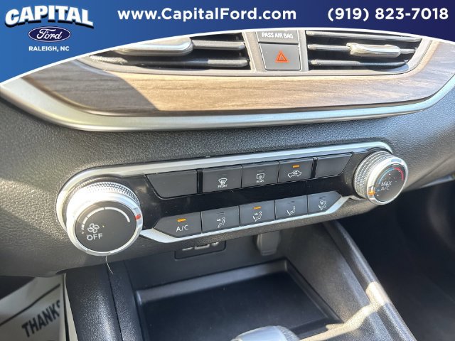 Used 2025 Nissan Altima 2.5 SV AWD/4WD image 29