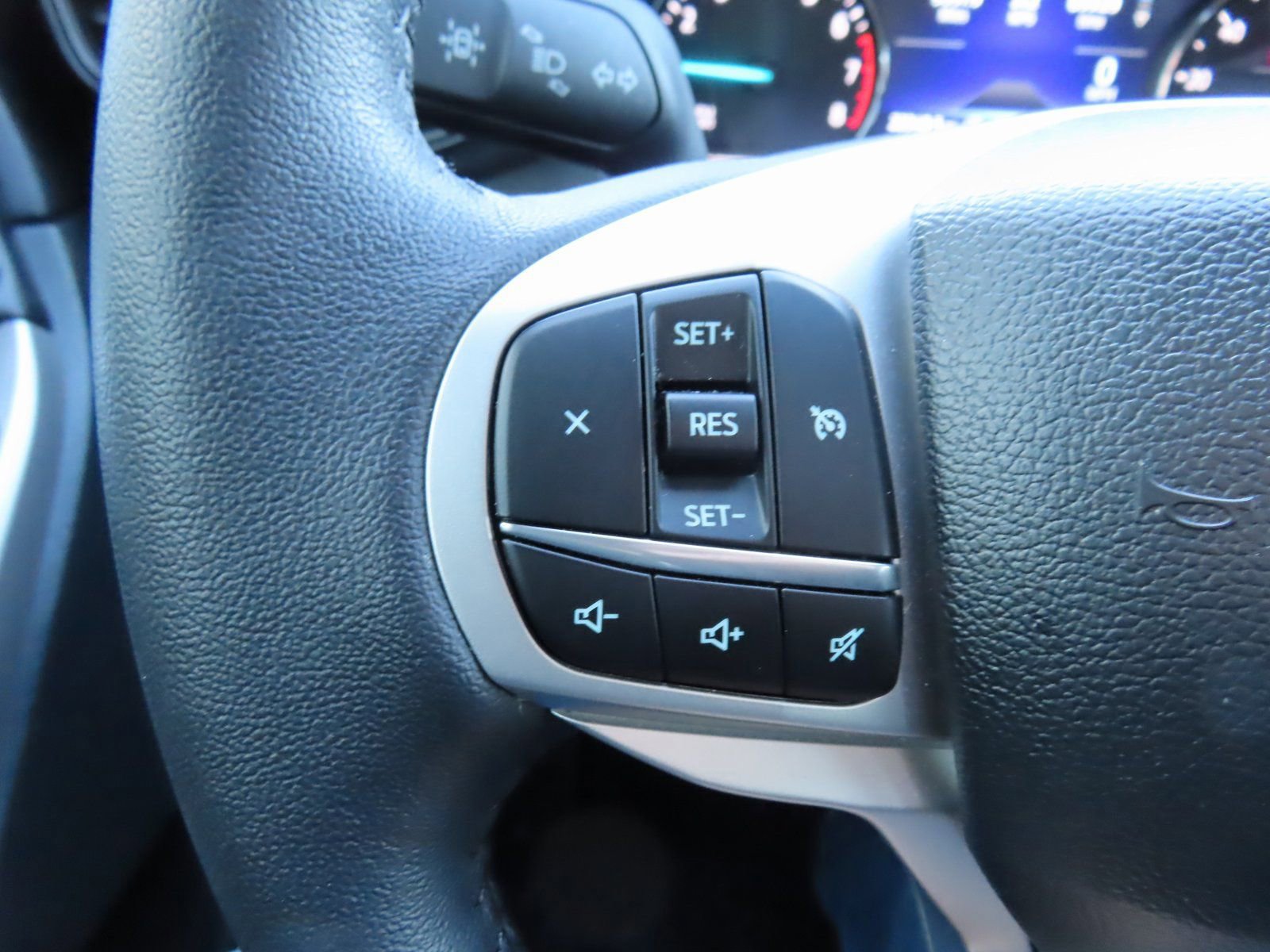 Certified 2024 Ford Explorer XLT image 17