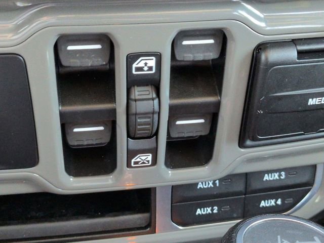 Used 2022 Jeep Wrangler Unlimited Sahara w/ Cold Weather Group AWD/4WD image 24