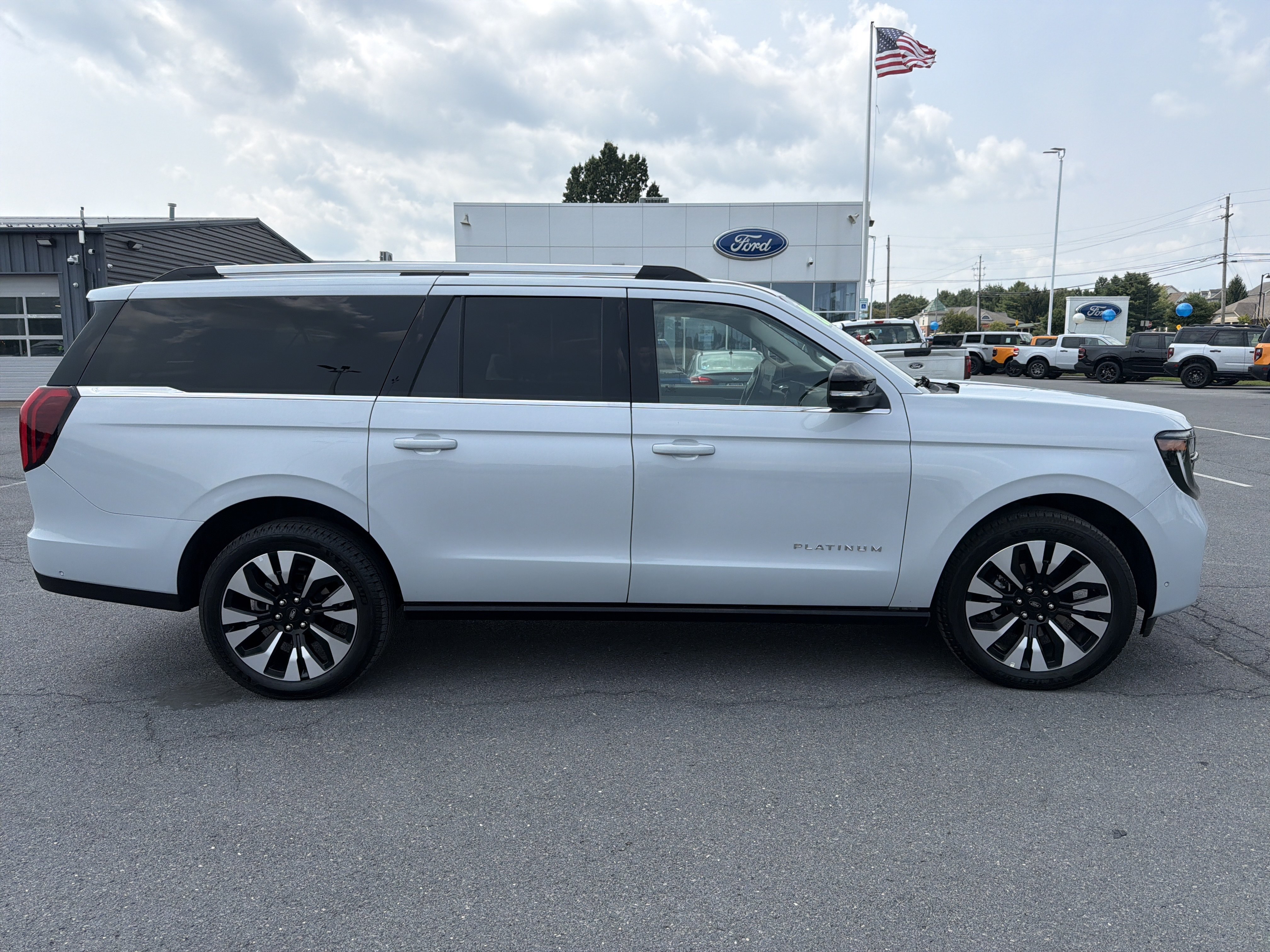 Certified 2025 Ford Expedition Max Platinum w/ Driver's Package AWD/4WD image 2