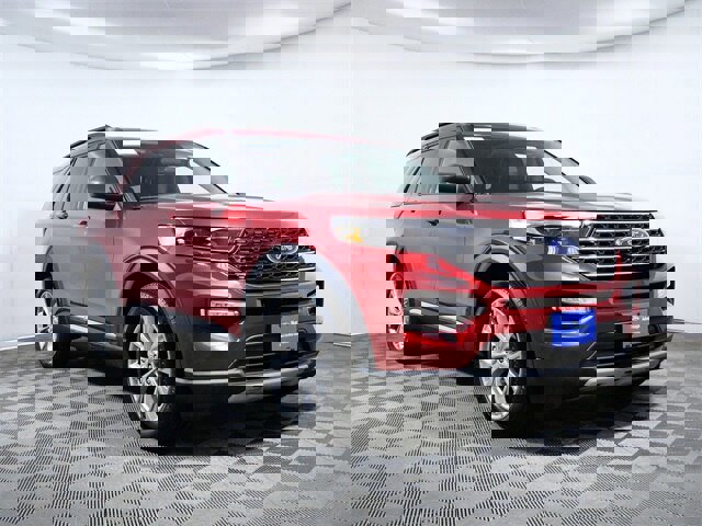 Certified 2023 Ford Explorer XLT w/ Equipment Group 202A image 5