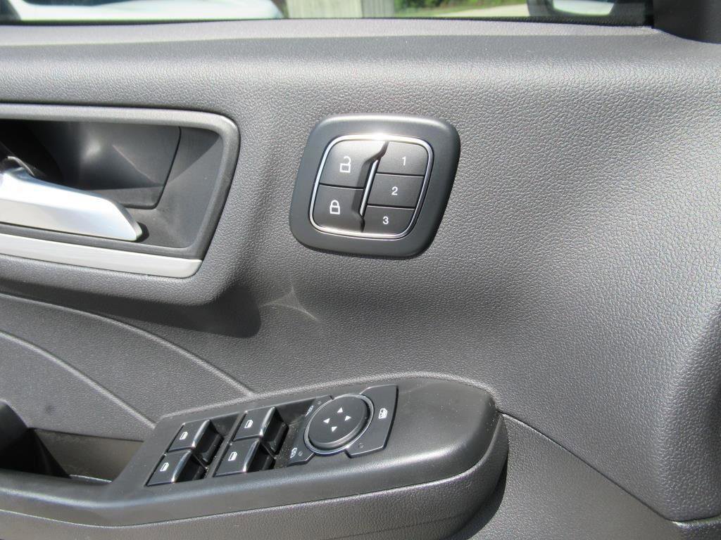 Certified 2024 Ford Escape PHEV w/ PHEV Premium Package image 23