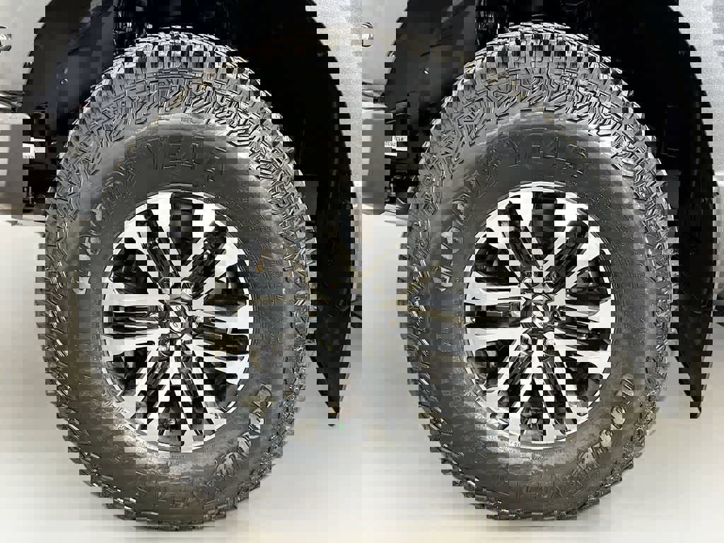 Certified 2019 Ford F150 Raptor w/ Equipment Group 802A Luxury image 10