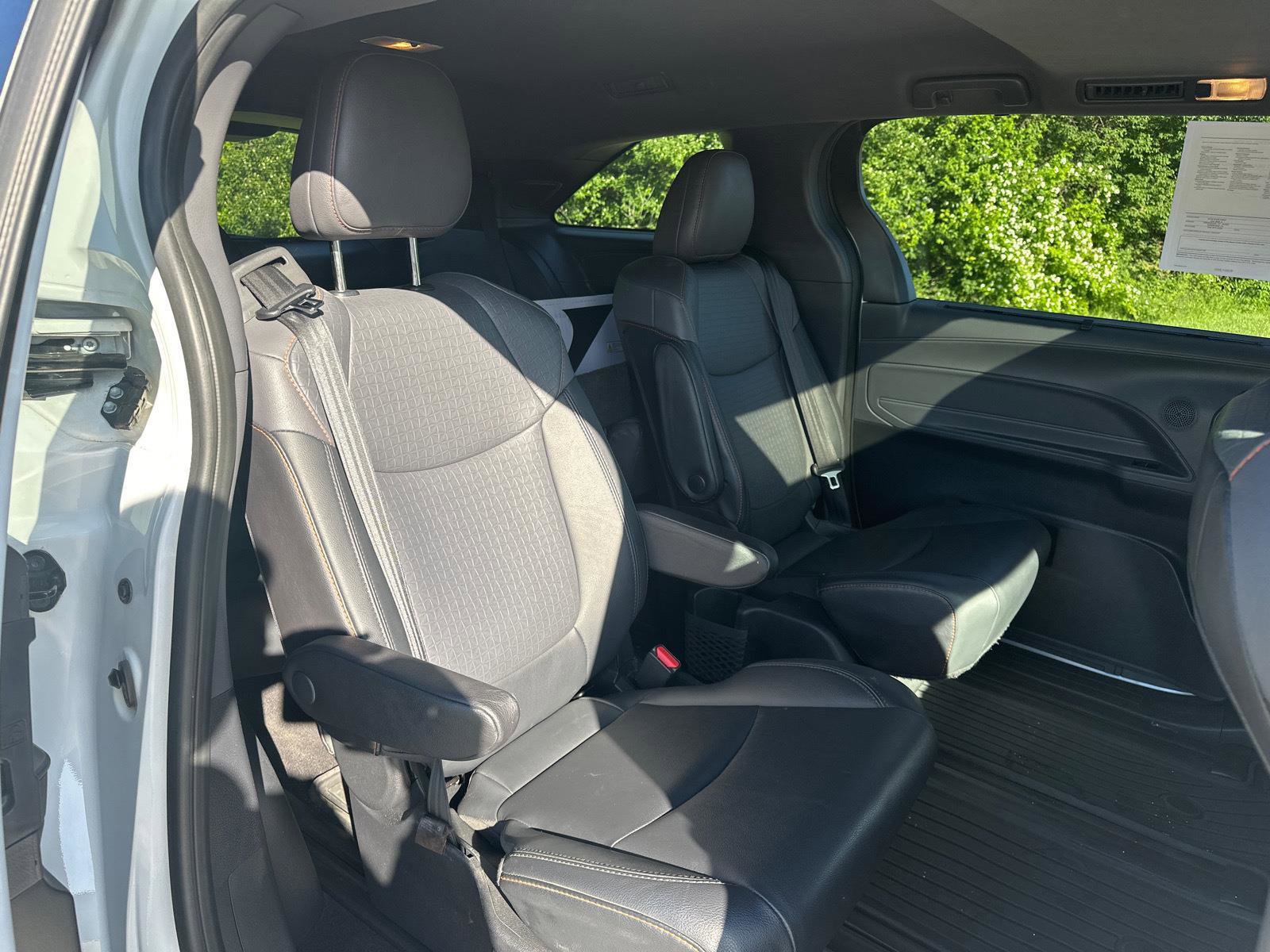 Used 2021 Toyota Sienna XSE w/ XSE Plus Package FWD image 22
