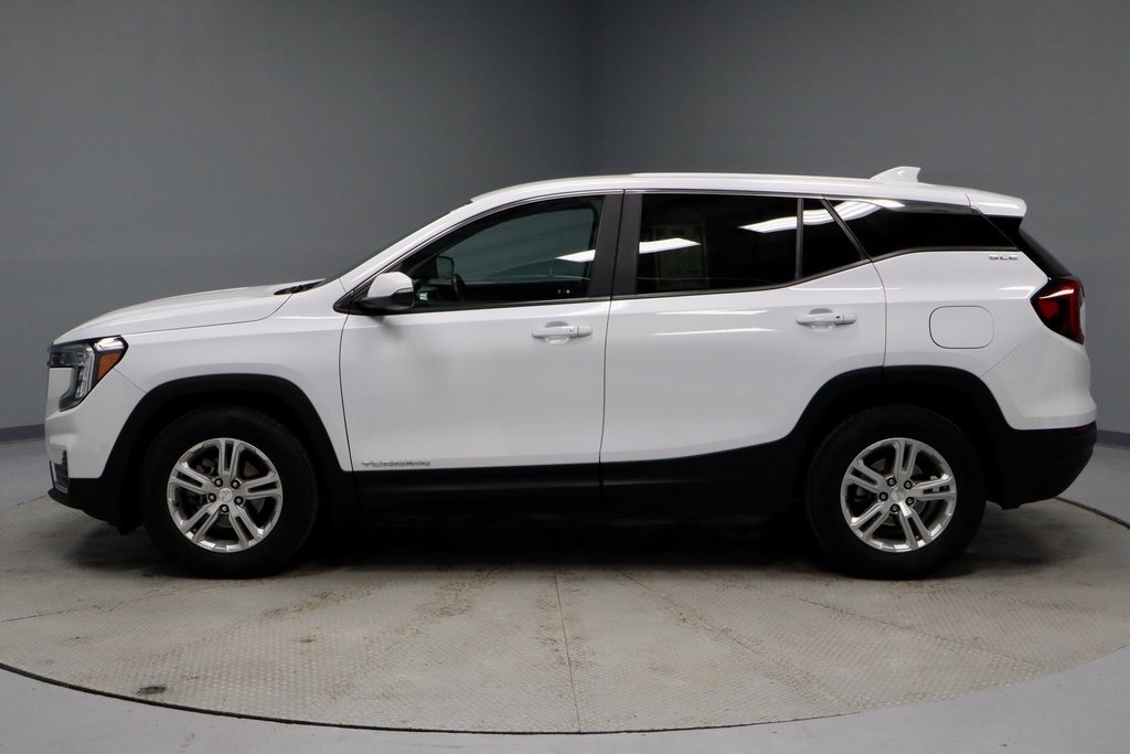 Used 2023 GMC Terrain SLE w/ LPO, Floor Liner Package image 8