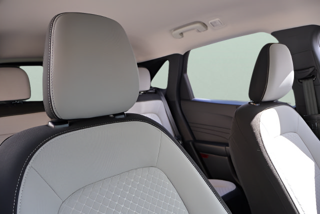 Certified 2023 Ford Escape Active AWD/4WD image 18