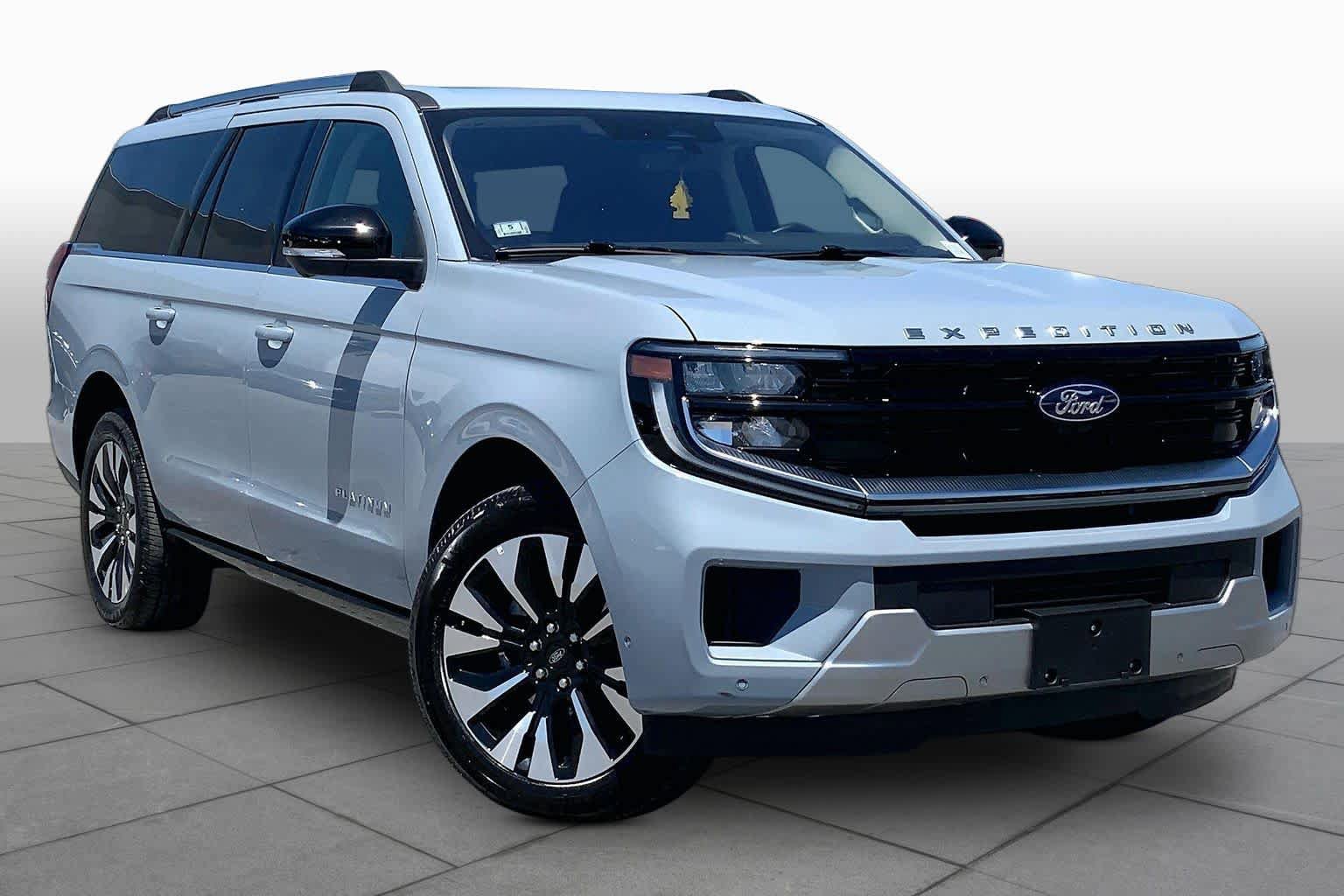 Certified 2025 Ford Expedition Max Platinum w/ Driver's Package AWD/4WD image 3