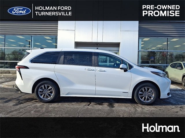 Used 2021 Toyota Sienna LE image 5