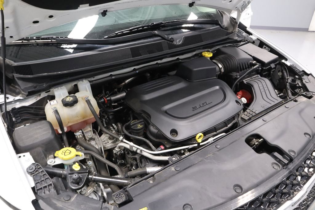 Used 2022 Chrysler Pacifica Touring-L FWD image 14