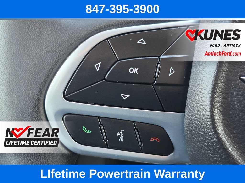 Used 2024 Chrysler Pacifica Touring-L FWD image 44