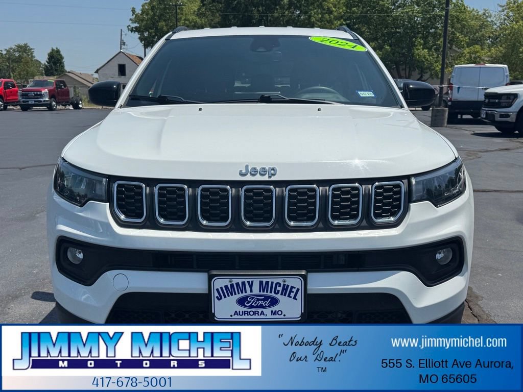 Used 2024 Jeep Compass Latitude AWD/4WD image 32