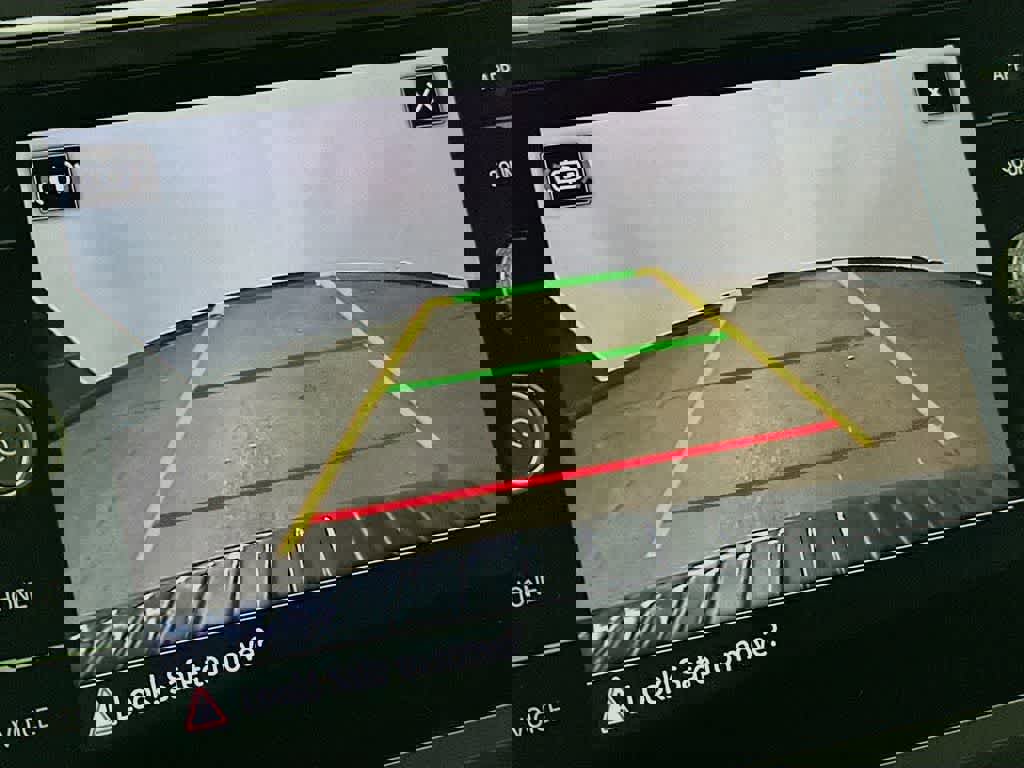 Used 2023 Volkswagen Tiguan SE R-Line image 29