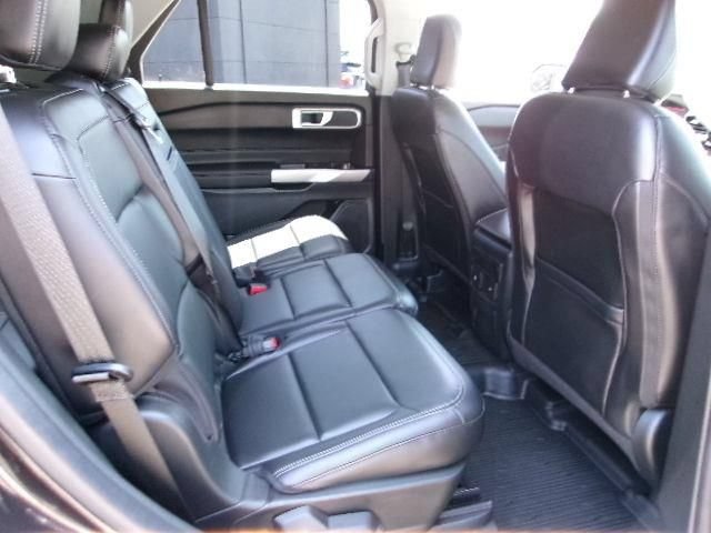 Certified 2023 Ford Explorer XLT w/ Equipment Group 202A AWD/4WD image 5