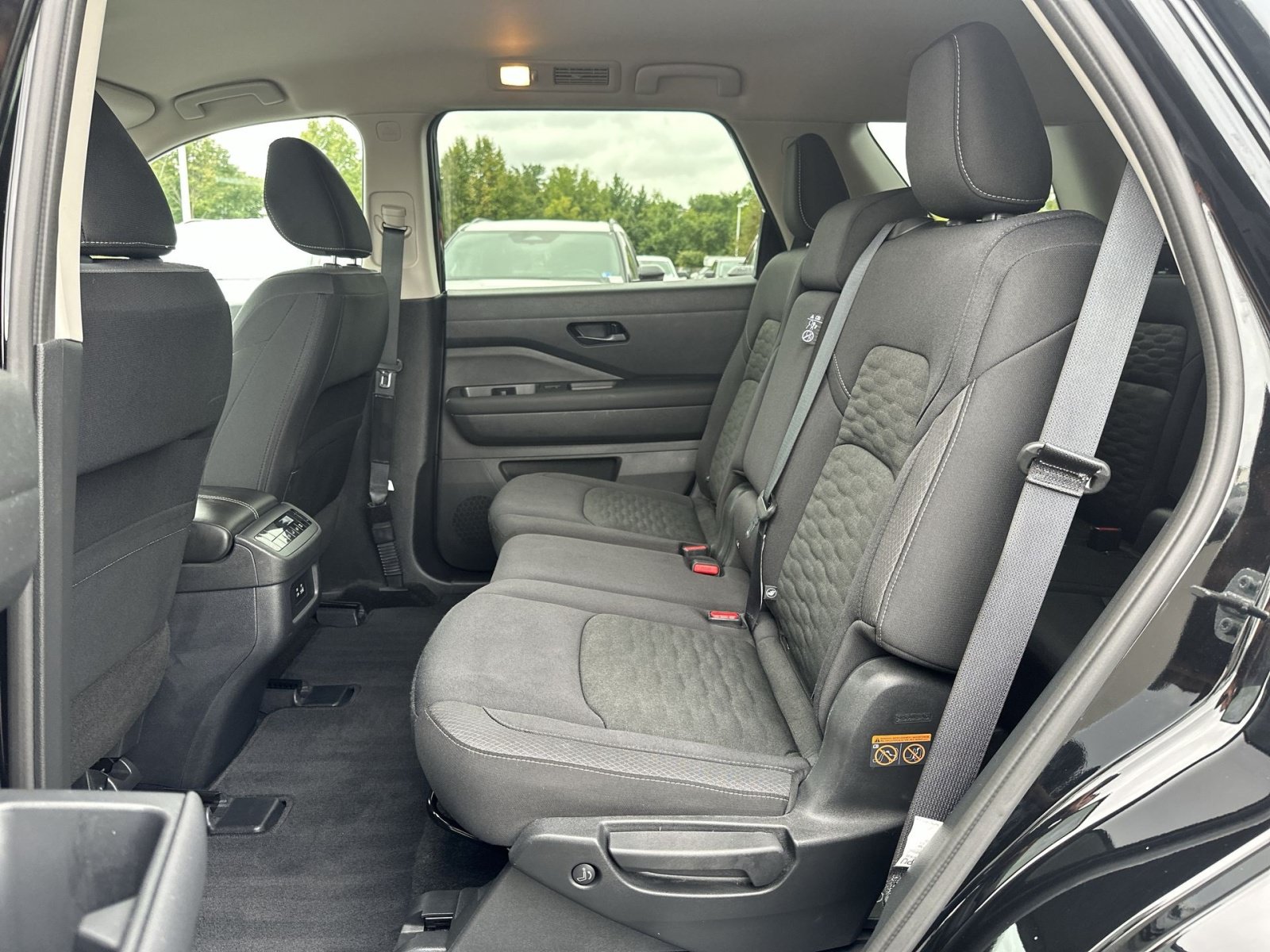 Used 2025 Nissan Pathfinder SV AWD/4WD image 25