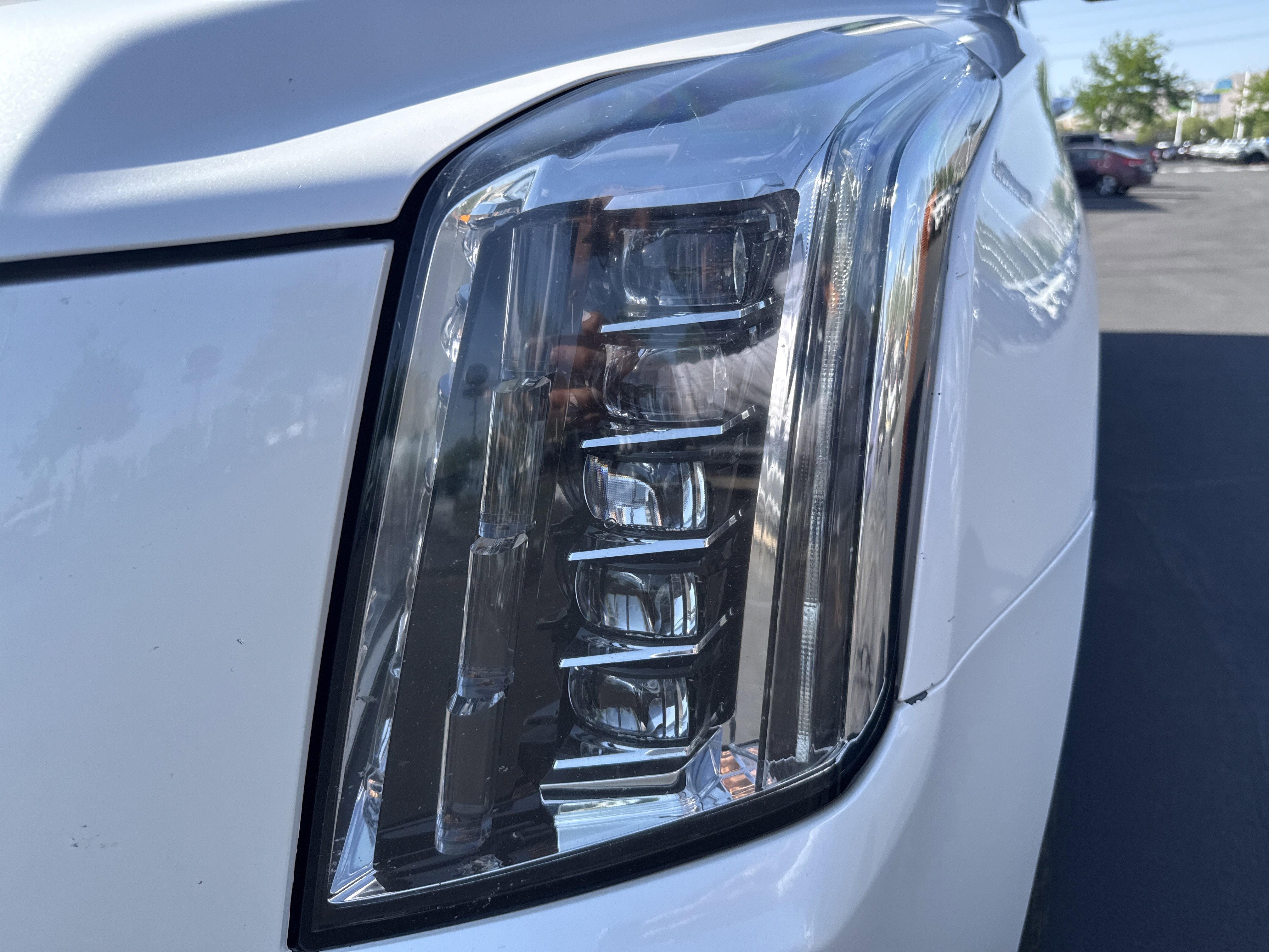 Used 2019 Cadillac Escalade ESV Luxury AWD/4WD image 11
