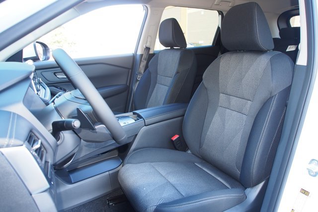 Used 2026 Nissan Rogue SV FWD image 15