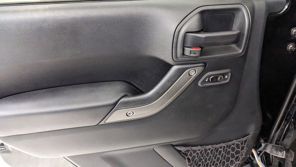 Used 2017 Jeep Wrangler Unlimited Willys image 27