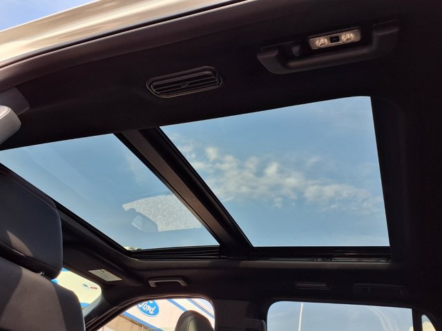 Certified 2023 Ford Expedition Limited AWD/4WD image 3