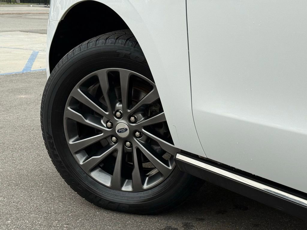 Certified 2021 Ford Expedition Limited image 18