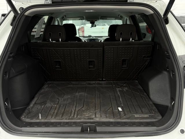 Used 2020 Chevrolet Equinox LT w/ Driver Convenience Package image 31