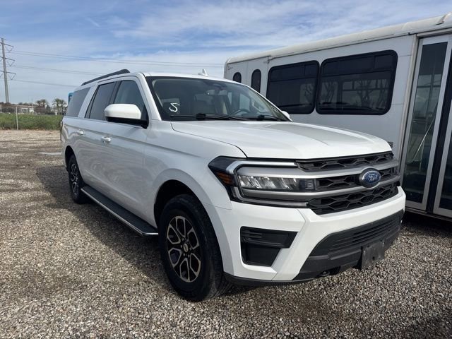 Certified 2023 Ford Expedition Max XLT image 4