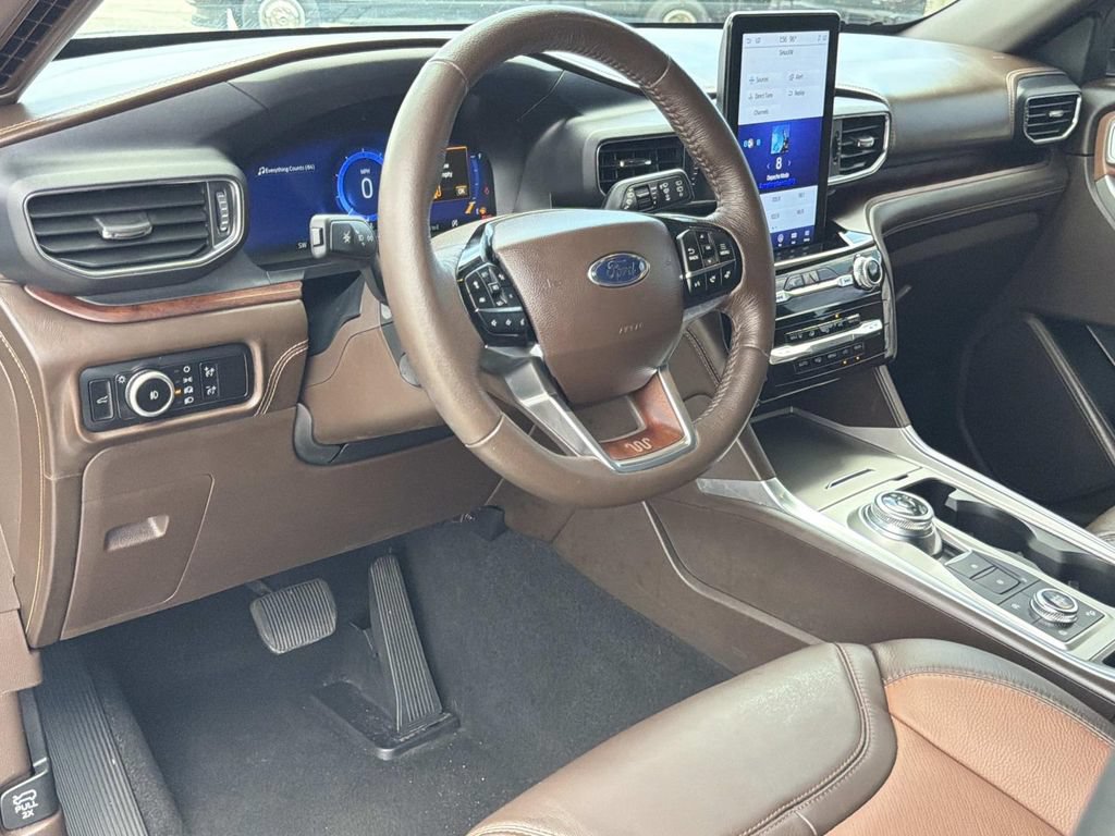 Certified 2024 Ford Explorer King Ranch w/ Technology Package AWD/4WD image 12