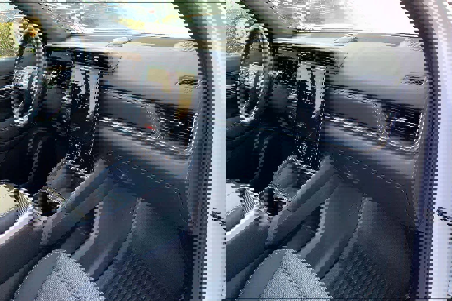 Used 2025 GMC Terrain Elevation image 17