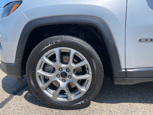 Used 2025 Jeep Compass Limited AWD/4WD image 7