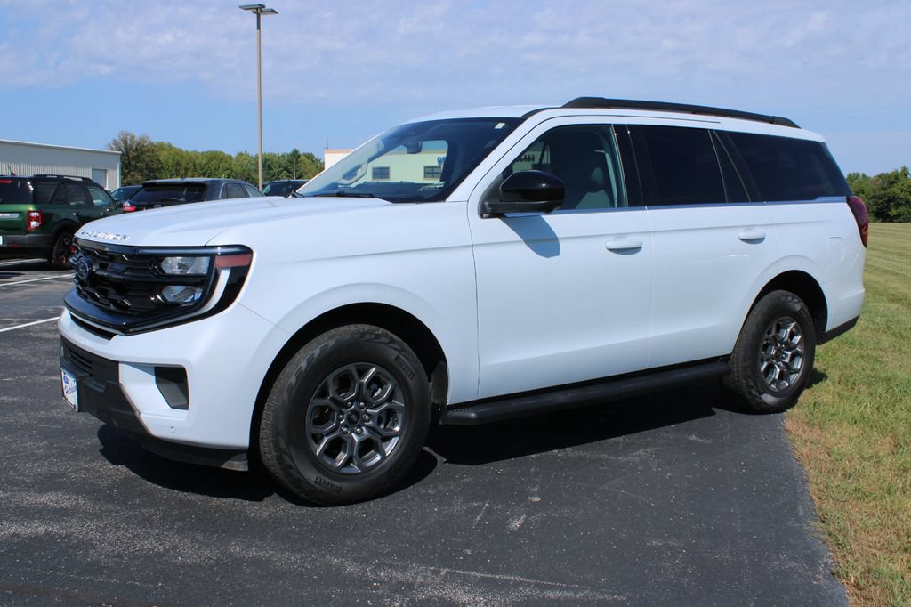 Certified 2025 Ford Expedition Active AWD/4WD image 3