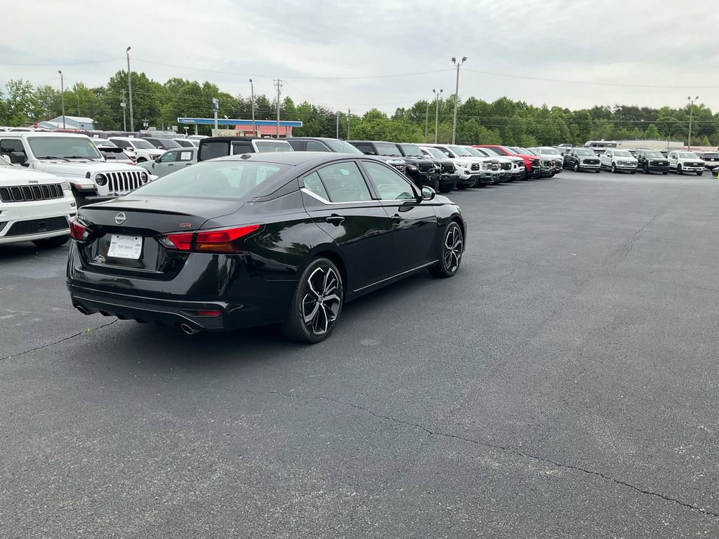 Used 2023 Nissan Altima 2.5 SR FWD image 5