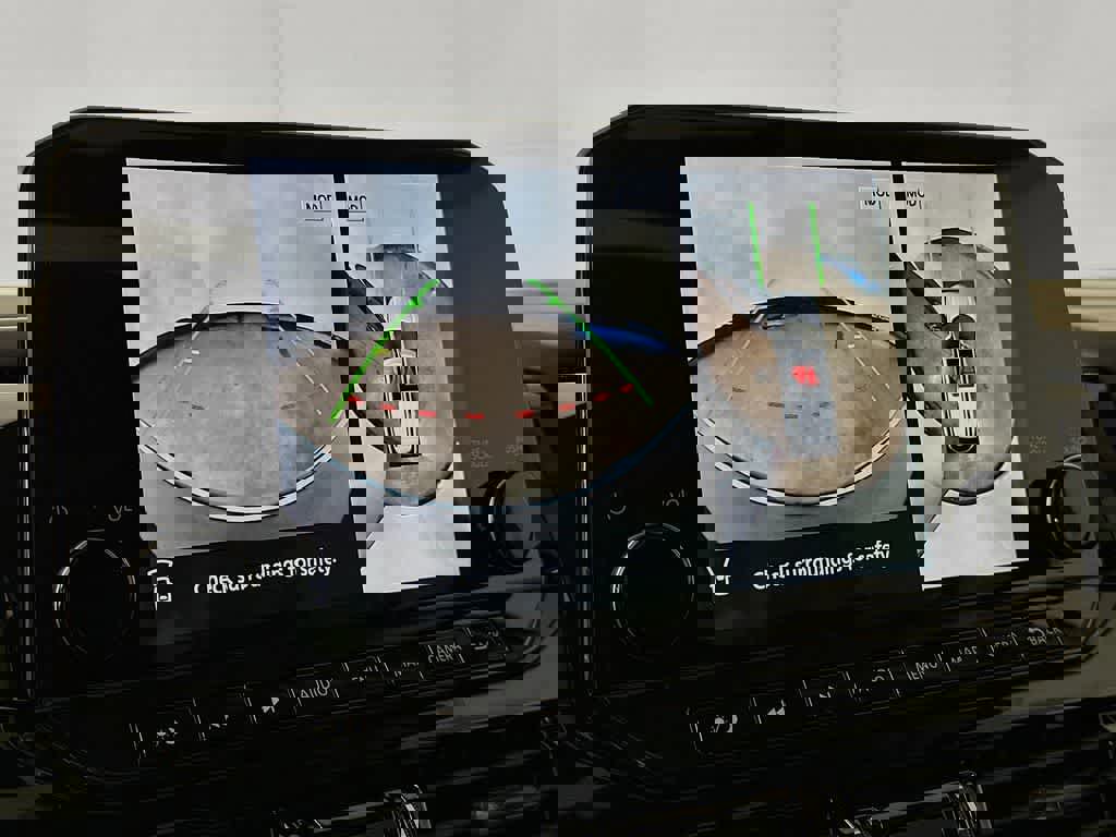 Used 2025 Nissan Pathfinder Platinum w/ Cargo Package image 28