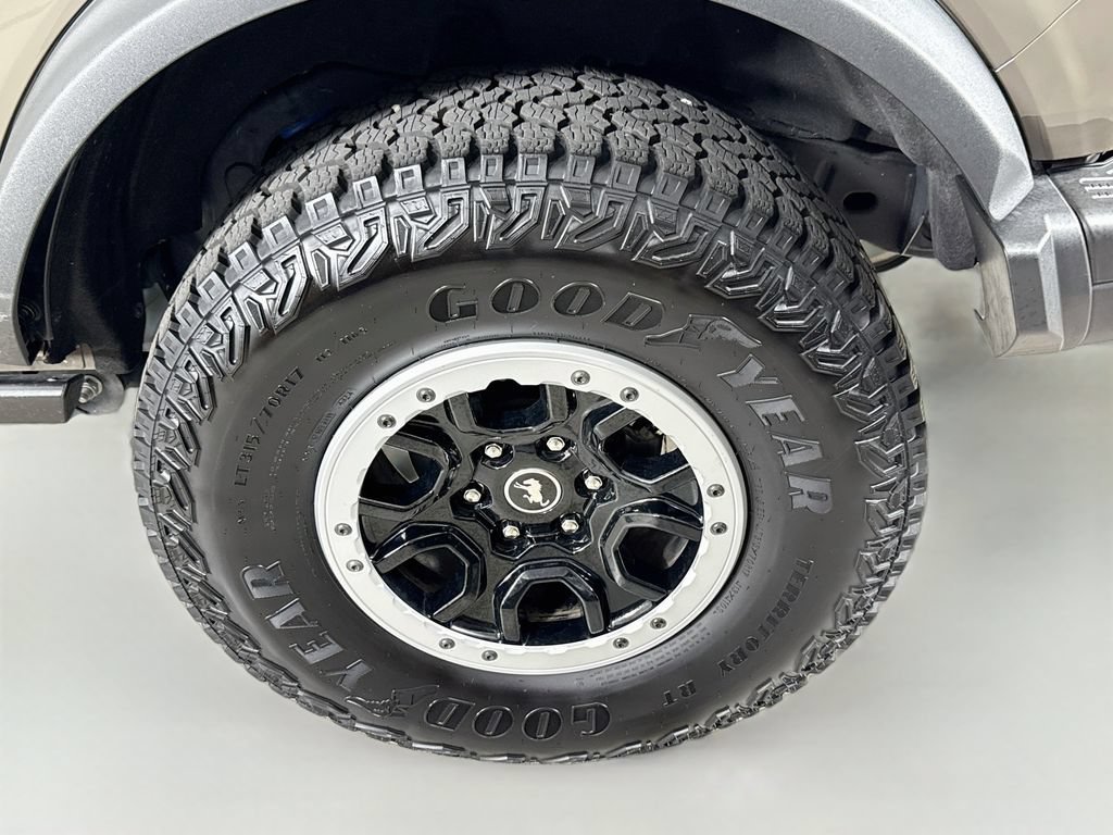 Certified 2025 Ford Bronco Badlands AWD/4WD image 32