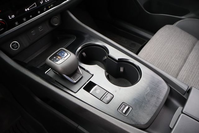 Used 2022 Nissan Rogue SV image 30