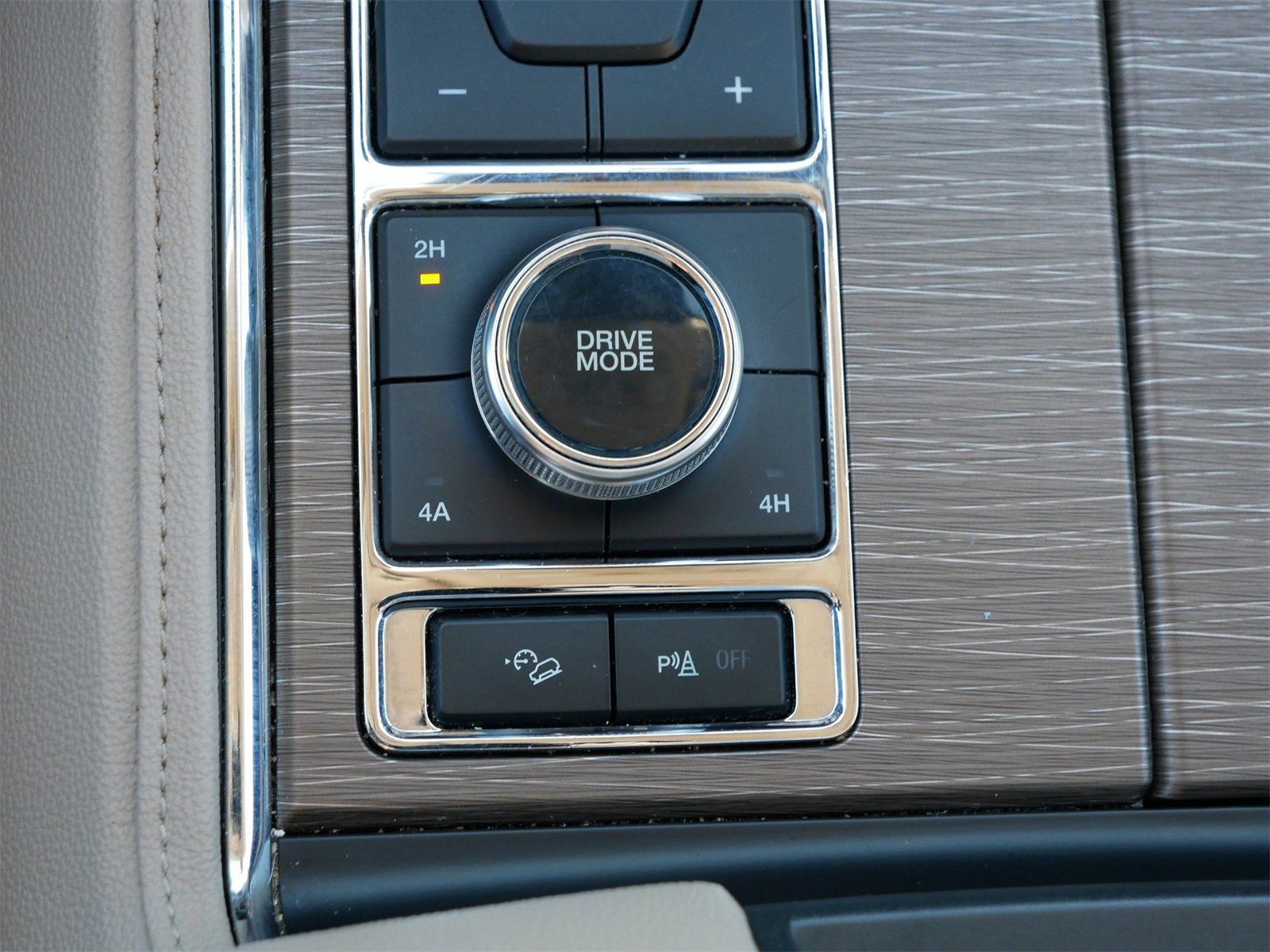 Certified 2024 Ford Expedition Limited image 28