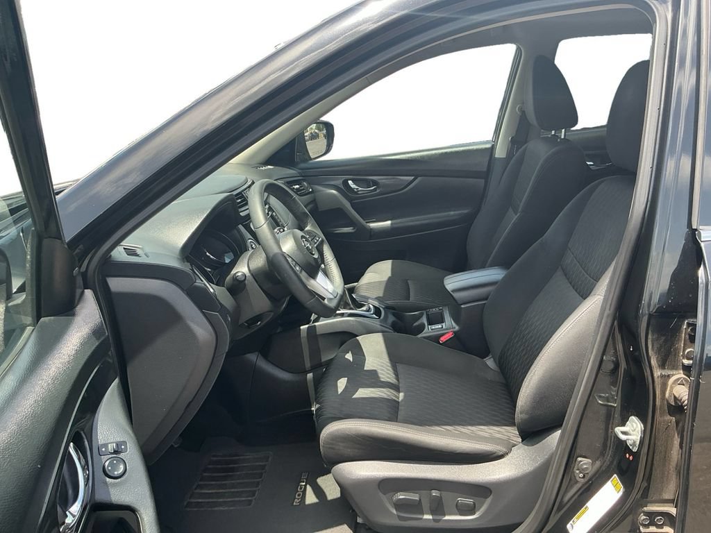 Used 2018 Nissan Rogue SV FWD image 14