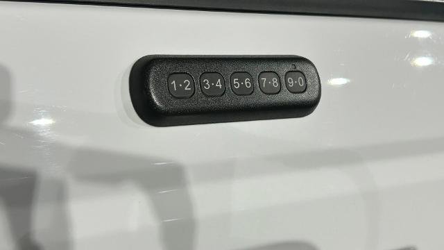 Certified 2023 Ford Bronco Wildtrak AWD/4WD image 25