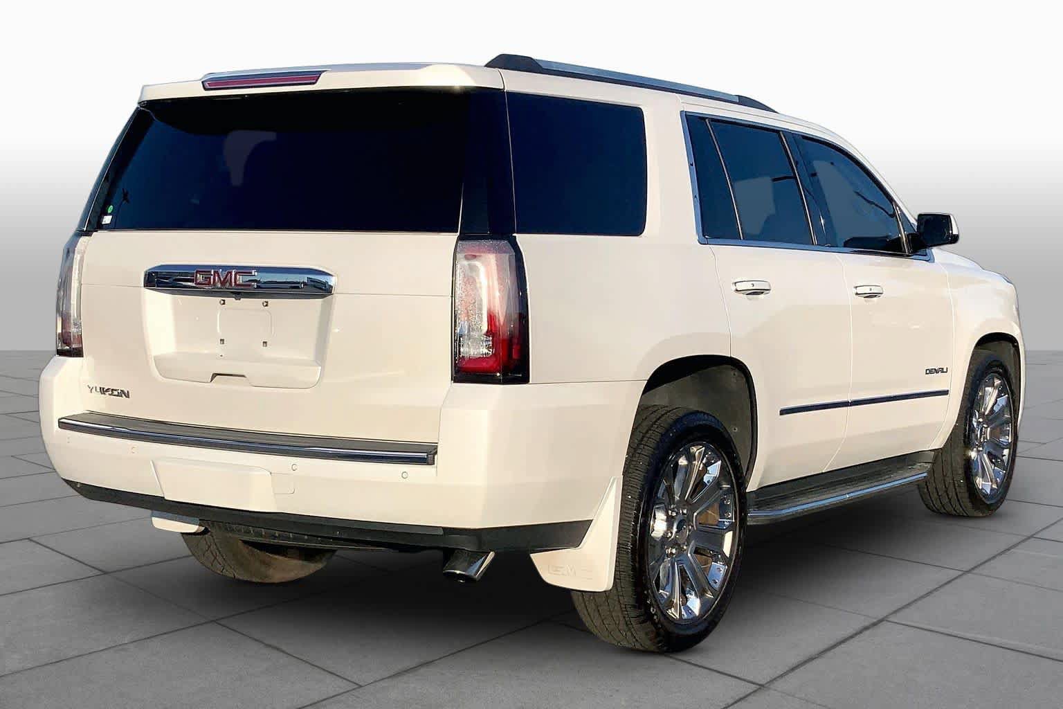 Used 2017 GMC Yukon Denali w/ Open Road Package AWD/4WD image 12