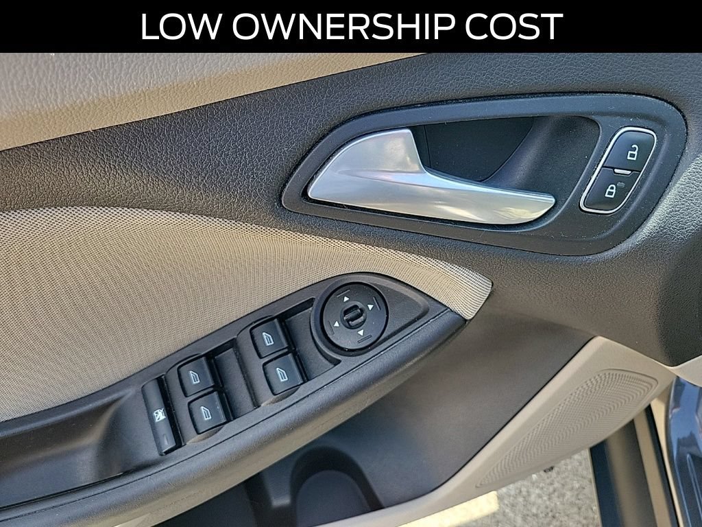 Certified 2018 Ford Focus SE FWD image 19