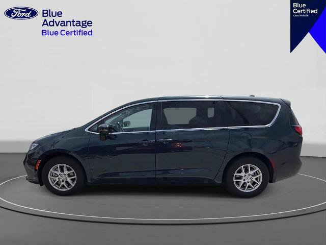 Used 2023 Chrysler Pacifica Touring-L FWD image 6